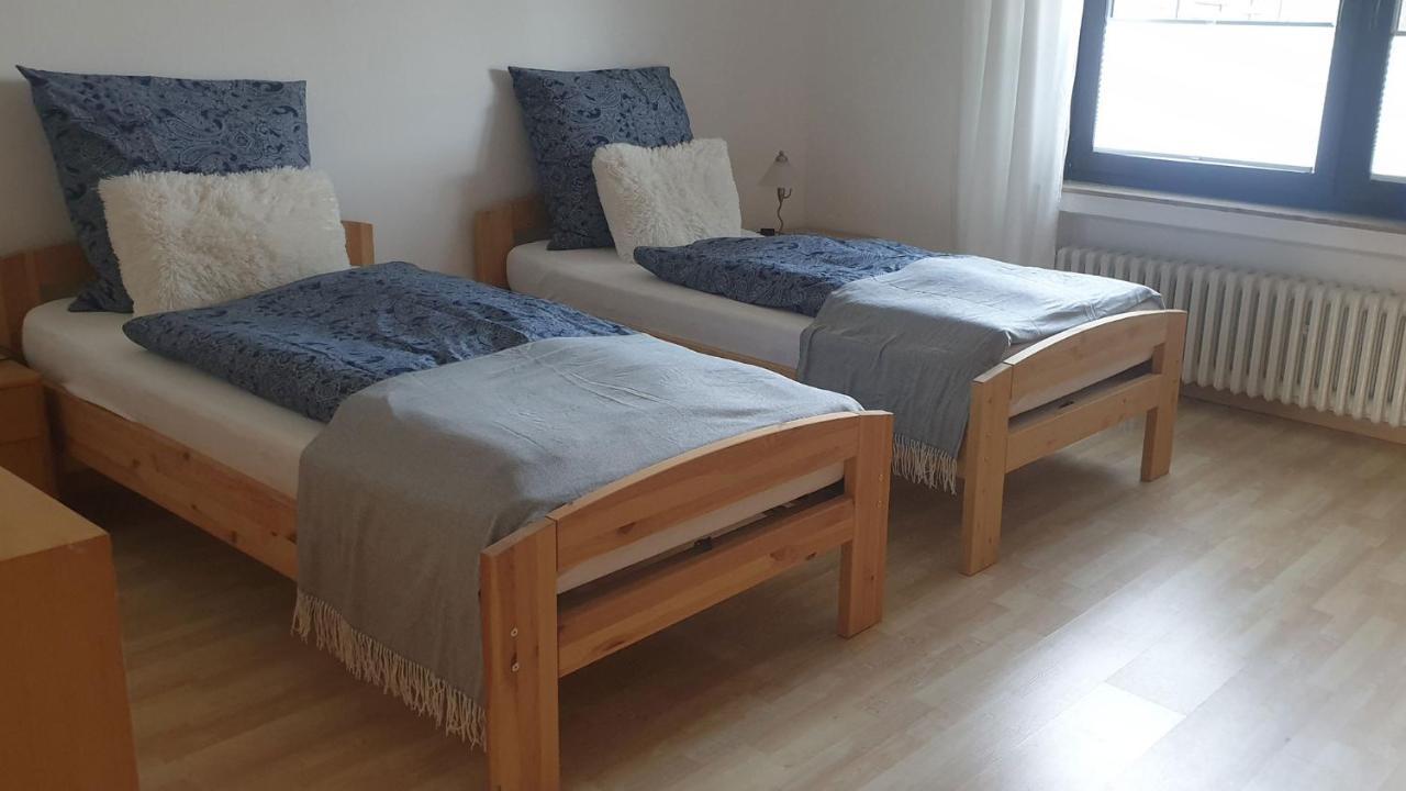 Ferienwohnung Mit Terrasse, Kostenloses Wlan, Parkplatz Bad Oeynhausen Bagian luar foto